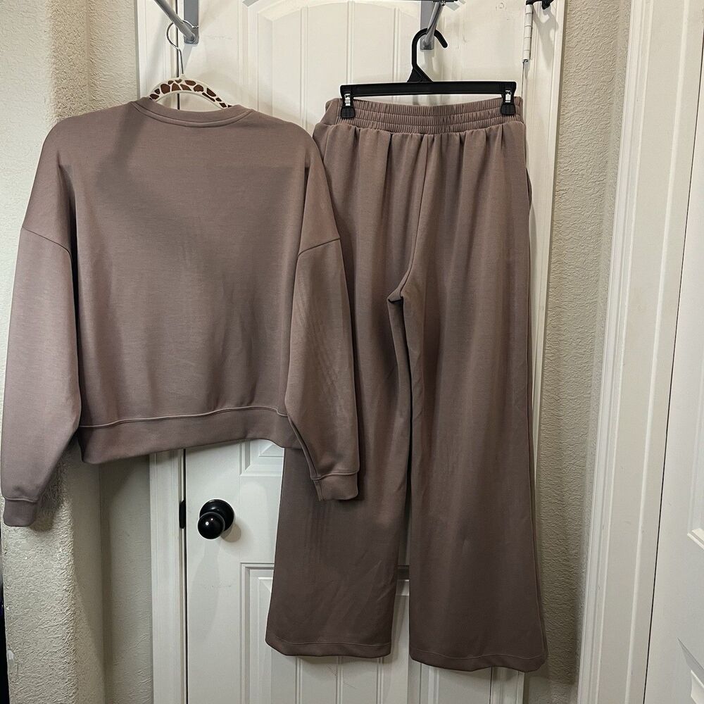 Scoop 2PC Lounge set Long Sleeve Top and Bottoms Brown Taupe Size M/L - Picture 8 of 10